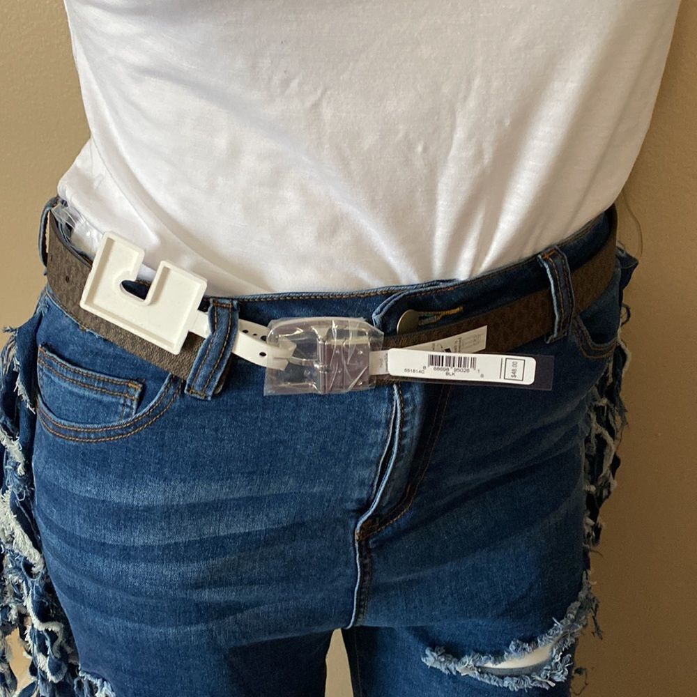 NWT Michael Kors Belt with Charm - Black/ Brown - Size Small - Picture 10 of 11